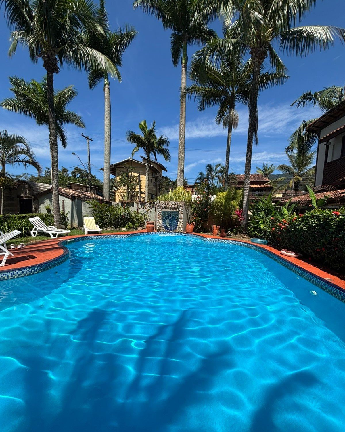 Piscina da Pousada Lua Chalés em Maresias